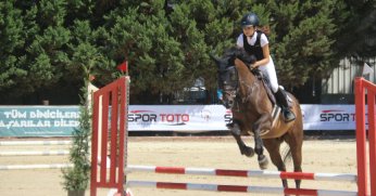 Kocaeli Atlı Spor’da binicilik şöleni yaşandı!