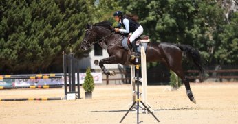 Genç binicililer atlarla görsel bir şölen oluşturdu!