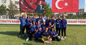 Genç kadın kriketçilerimiz gururumuz oldu