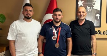 Abdulrefik Öner tebrikleri kabul ediyor