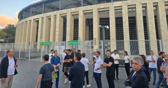 Tepeden tırnağa incelediler