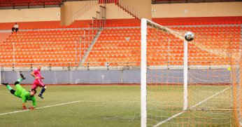 Zlatan getir götürünü yapar!