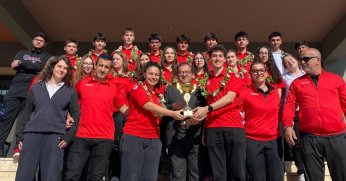 Liseli şampiyon korfbolcular Savaş Demir’in konuğu olacak!