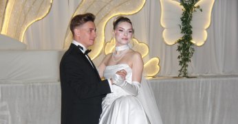 Tribünden gelin aldık! Alper Emiral’dan hayatının imzası!