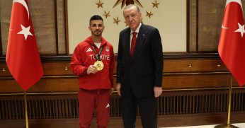 Cumhurbaşkanı Erdoğan, efsane karateci Eray Şamdan ve şampiyonları ağırladı!