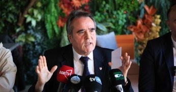 Muammer Hazer ablasını kaybetti