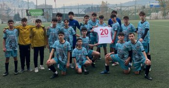 İzmit Maltaspor’un küçük futbolcuları Uğurcan ağabeylerini unutmadı!