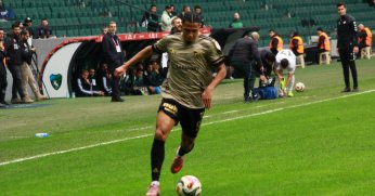 Rivas tekliflerle hiç ilgilenmiyor... 