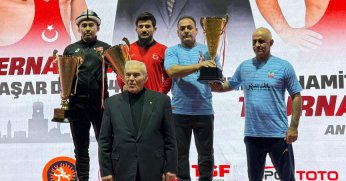 Türk güreşinde gurur dolu şampiyonluk!