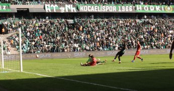 Kocaelispor’da Agyei yine affetmedi!