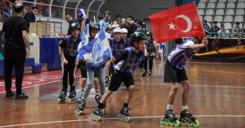 Basketbol parkesinde patenle şov yaptılar!