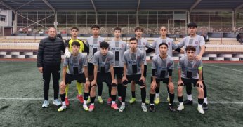 Derince Birlikspor U-16 zirveyi istiyor!