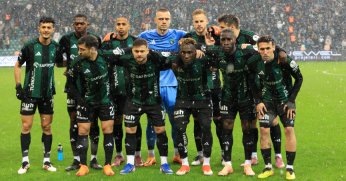 Menajerler futbolcu göndermeye başladı