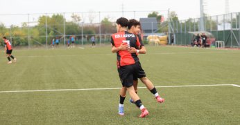 Kullarspor U-17 şampiyonluk için sahada!