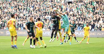 İlk yarıda her şey var gol yok!