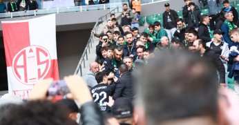Serdar Dursun ve Ahmet Oğuz oğullarının yanına koştu!