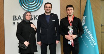 Şampiyon bilardocu Ahmet Kerem, Özlü’nün konuğu oldu