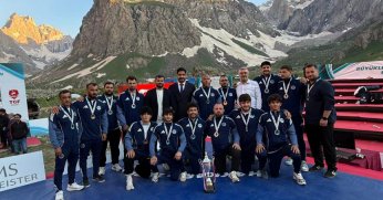 Kağıtsporlu güreşçilerden tarihi başarı!