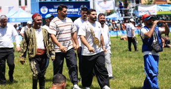 Namazgah Güreşleri’nde başpehlivan yağmuru