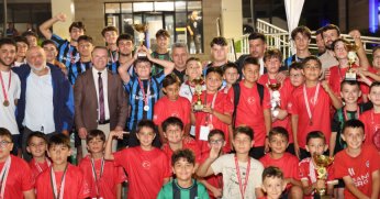 Kandıra’daki sokak futbol şöleninde ödüller sahiplerini buldu