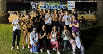Yoga yaparak dinlendiler 