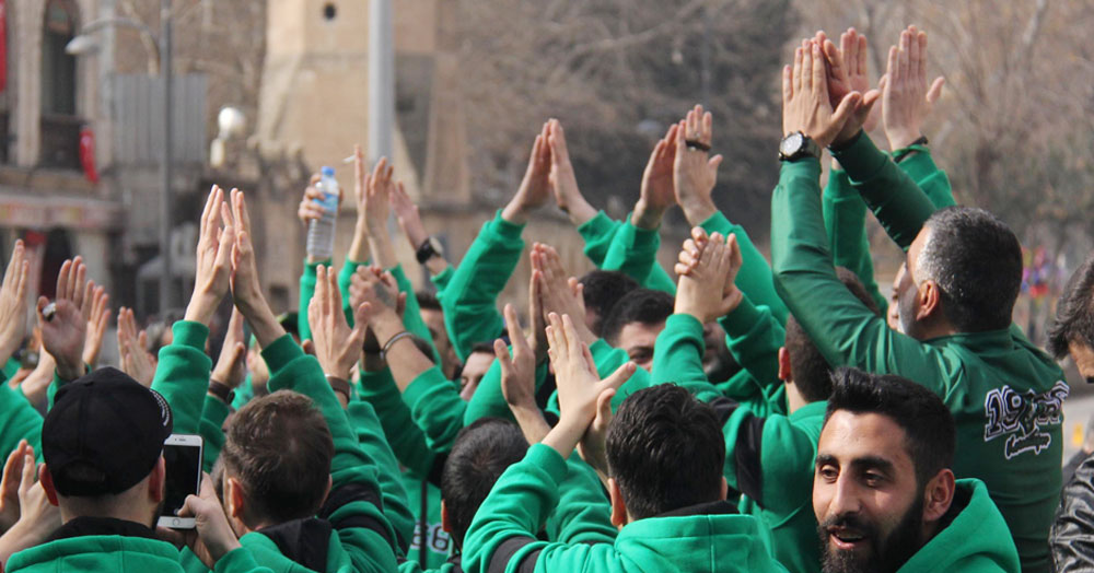 Bu işi el birliği ile çözebiliriz..!