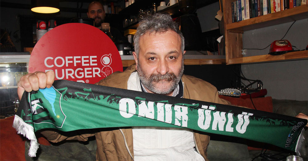 Onur Ünlü’ye KOCAELİSPOR atkısı çok yakıştı!