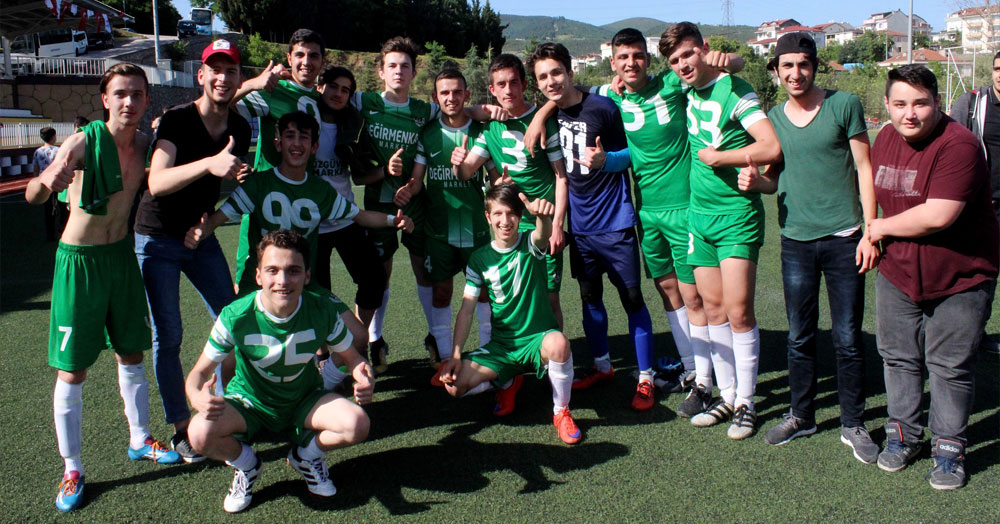 Nusretiye son dakikada güldü!