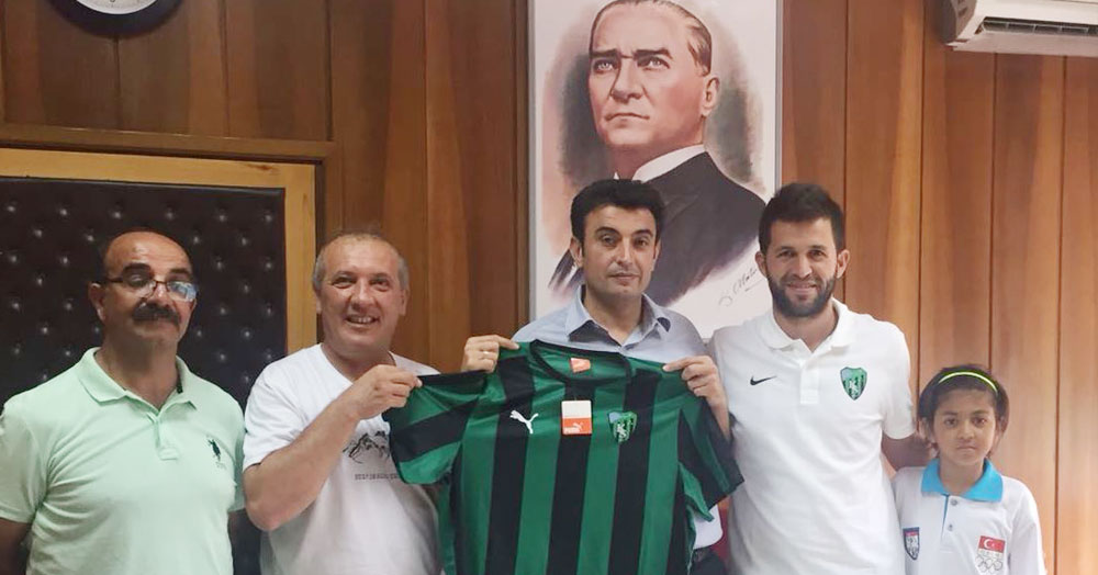 Tavşanlı Kaymakamı’na Kocaelispor forması