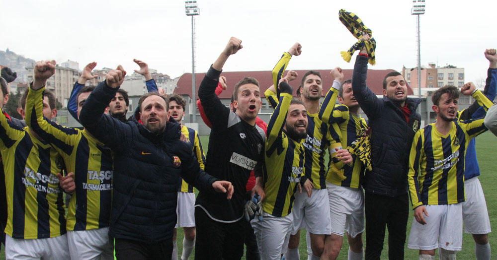 Cem Baki Karamürselspor ile imzalıyor