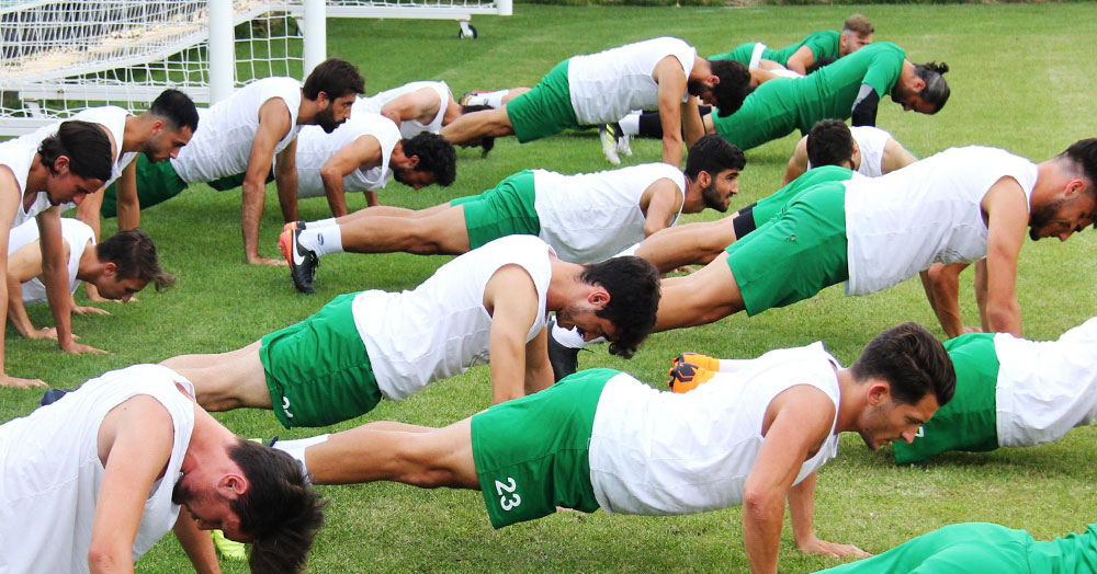 Futbolculara komando eğitimi!