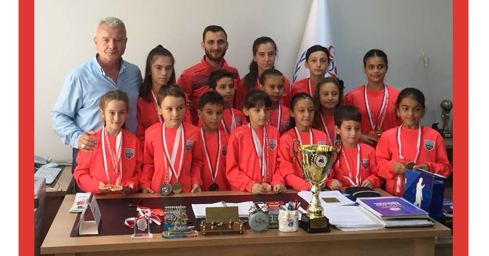 Karateciler, Erol amcalarını ziyaret etti