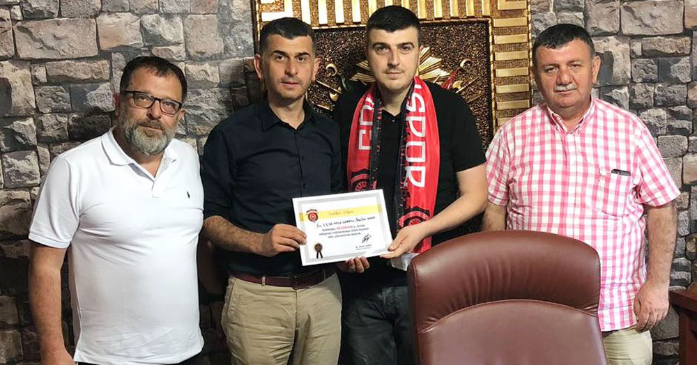Esnaflar, Gölcükspor’a destek verdi