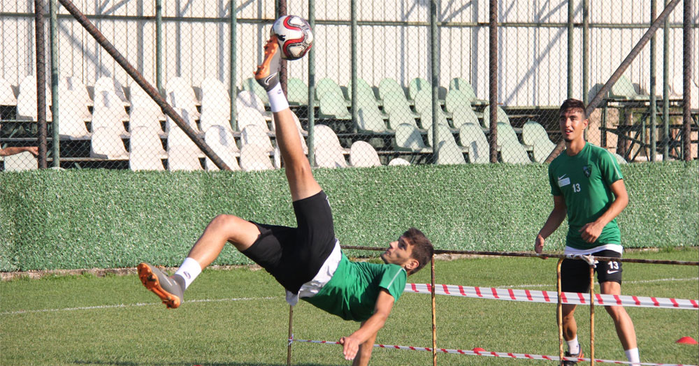 Kupada sahne gençlerin!