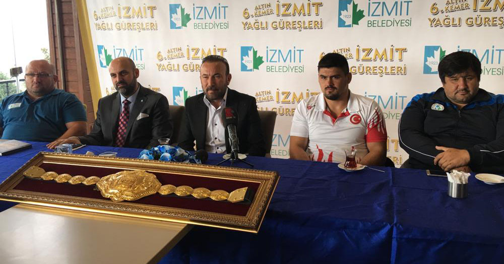 İzmit’te pehlivanlar geçidi