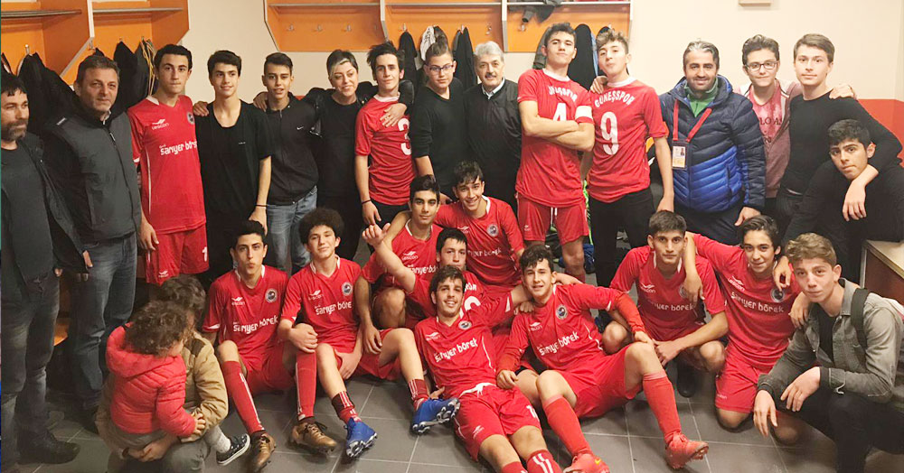 Güneşspor U-17 güle oynaya şampiyon!