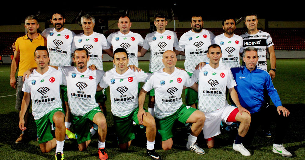 Ustalar gol olup yağdı!