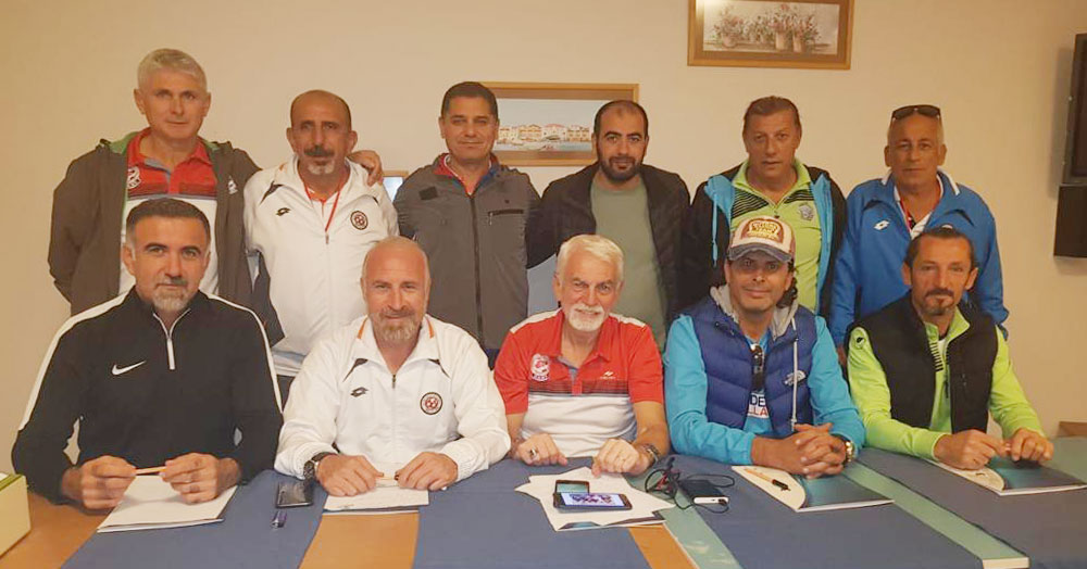 Ustalar  “Konfederasyon” oluyor