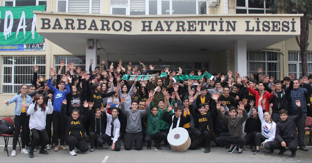 Barbaros Hayrettin YEŞİL SİYAH diye inledi!