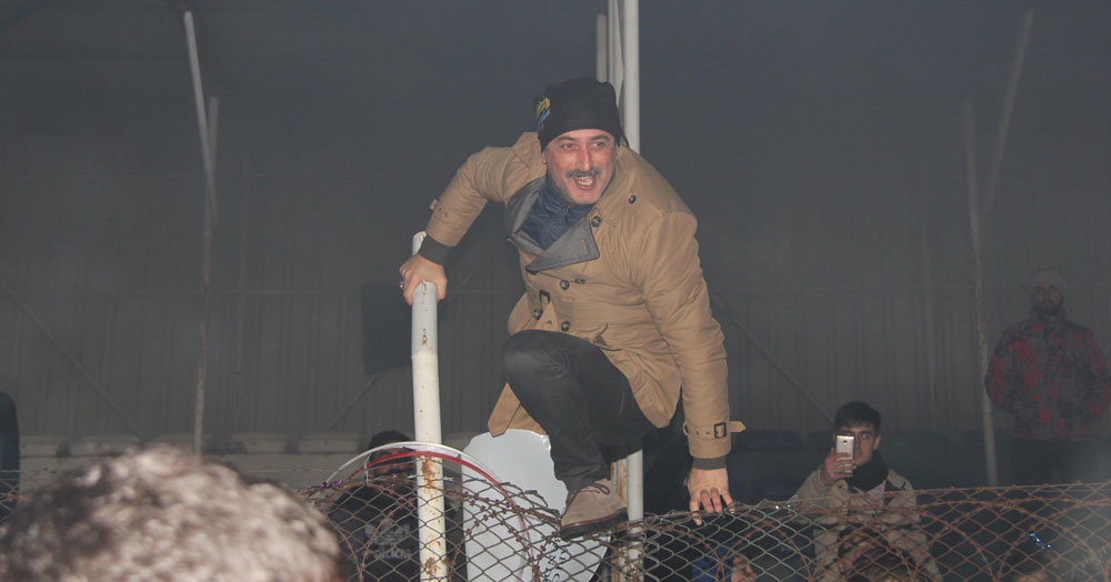 Sevinirken az saha sakatlanıyordu!