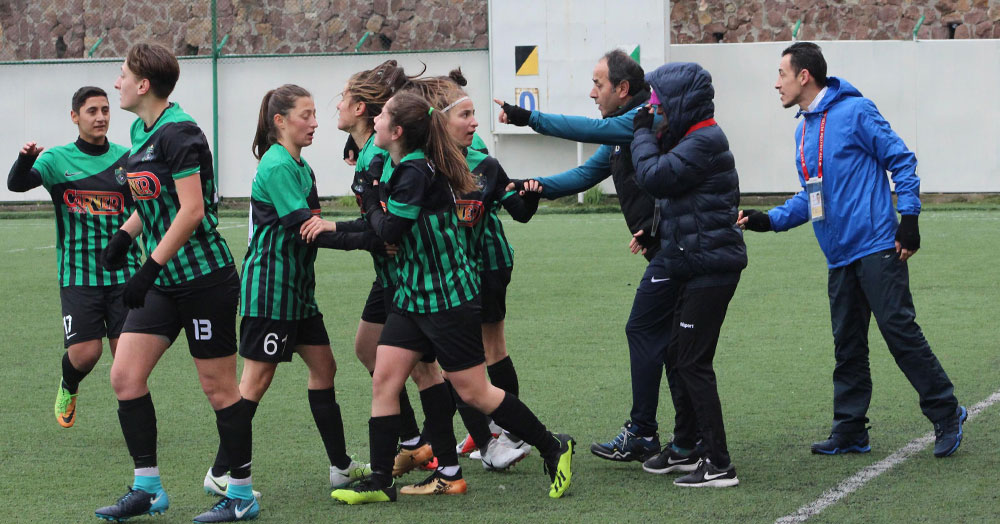 Şampiyonlarımız Sivas'a gidemedi!