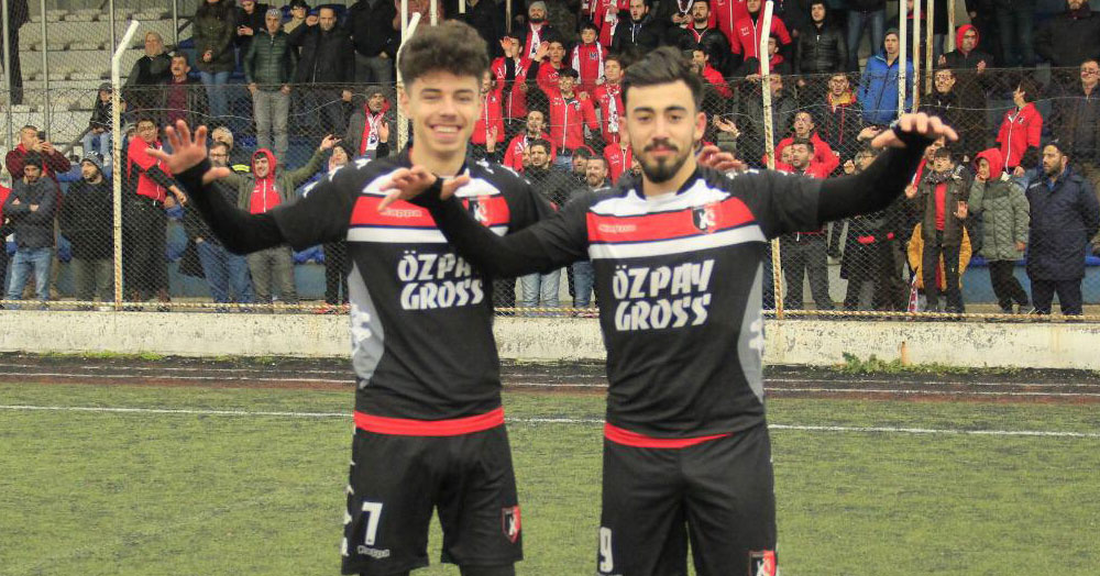 Kuzenlerin biri Ada’ya, diğeri Tepe’ye!