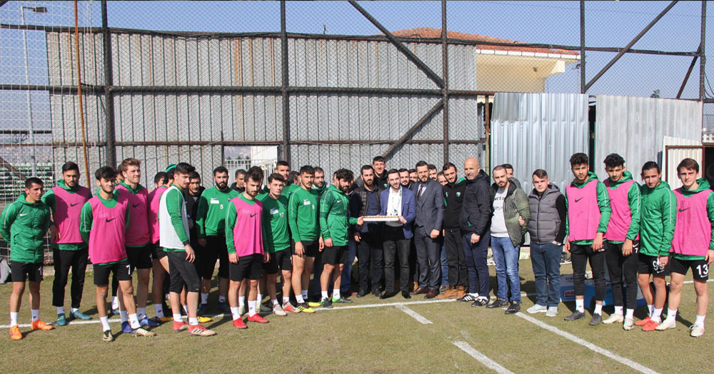 Futbolculara moral ziyareti