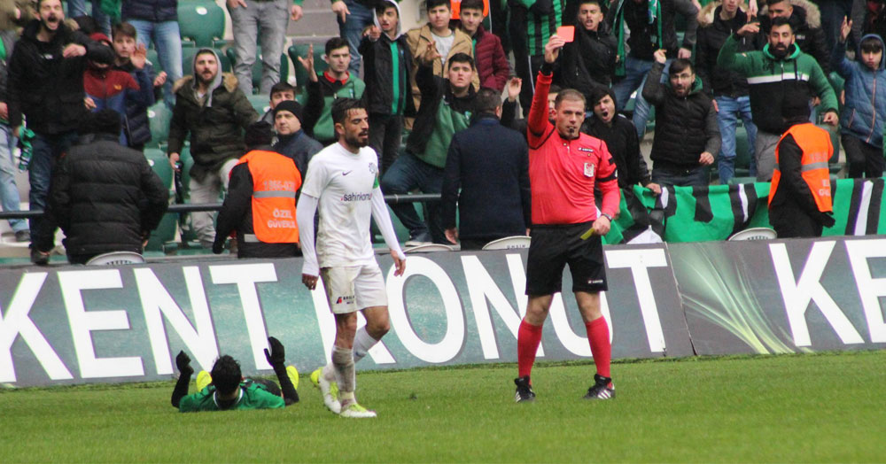 Hakem sınıfta kaldı