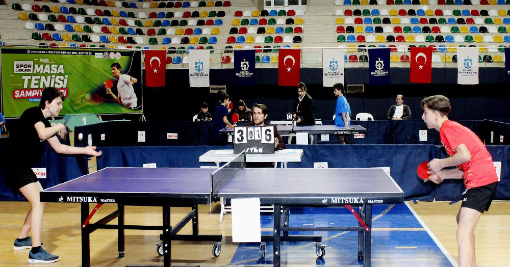 Öğrenciler raketlerini konuşturdular