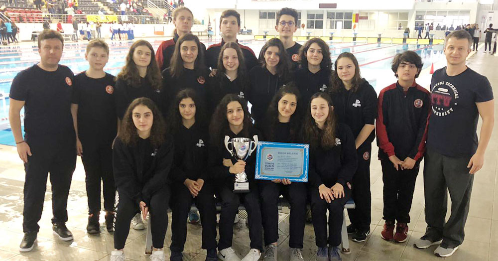 Paletli yüzme şampiyonası Gebze'de sona erdi