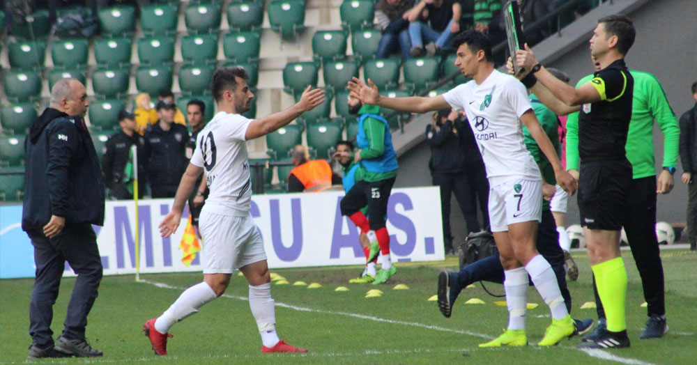 Burak Süleyman bu kez sağ bileğinden sakatlandı