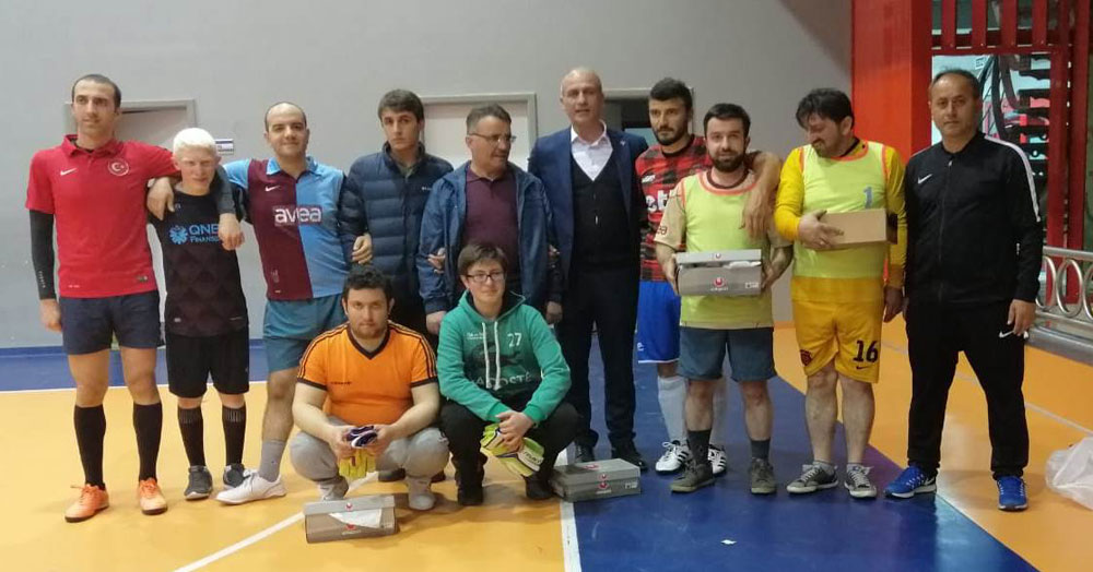 Başarılı iş adamından malzeme desteği