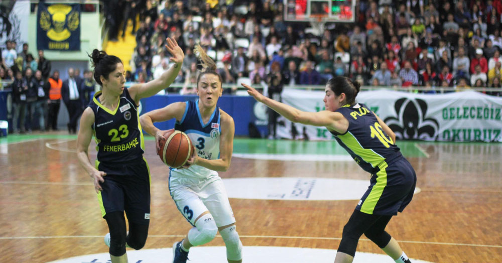 İzmit Belediyespor, Fener’e mağlup oldu “47-78”