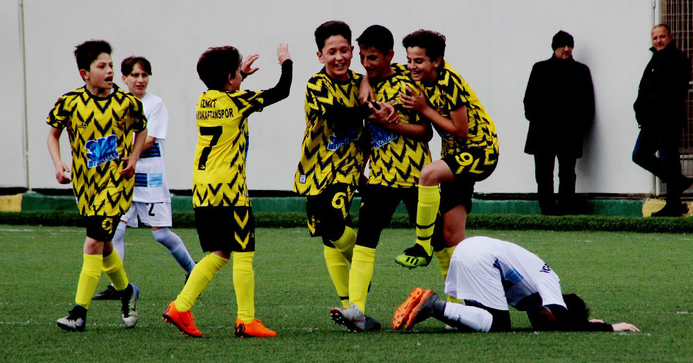 Futbolda sevinmek de var üzülmek de